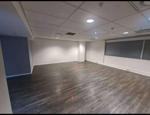222.80M² OFFICE TO LET IN CLAREMONT